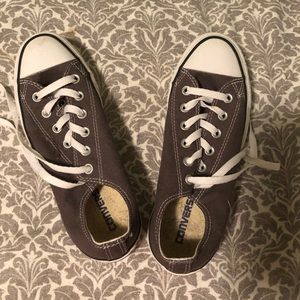 Women’s converse!! Size 8.5 never worn